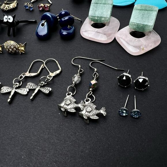 Pierced Fashion Earrings Lot 45 Pair Gold & Silver Tone Variety Wearable Vtg Now - Picture 11 of 11